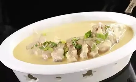 南通名菜——白汁鮰鱼
